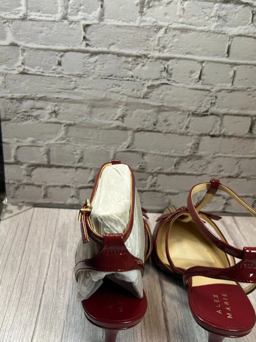 ALEX MARIE AINSLEY T STRAP HEELS 9.5